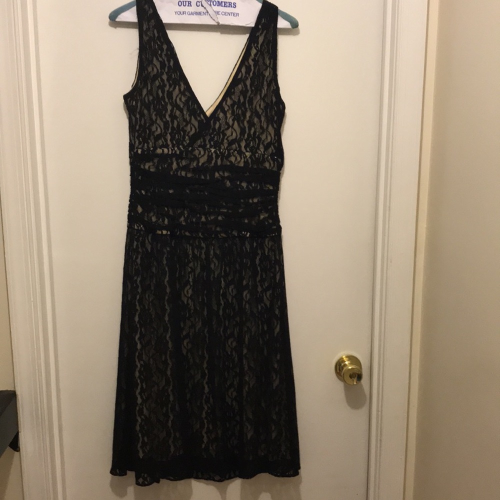 Women’s Dress - Picture 2 of 4